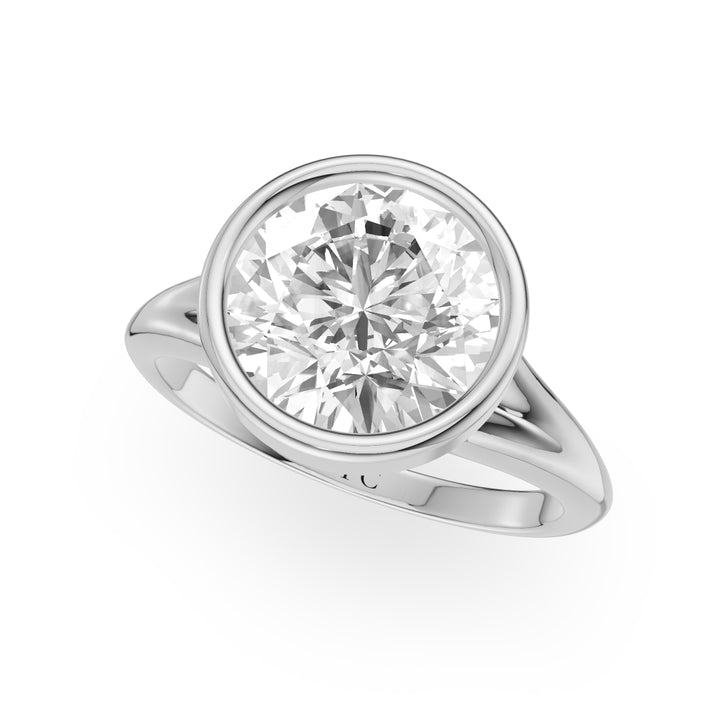 Luna Bezel Set in Round White Gold